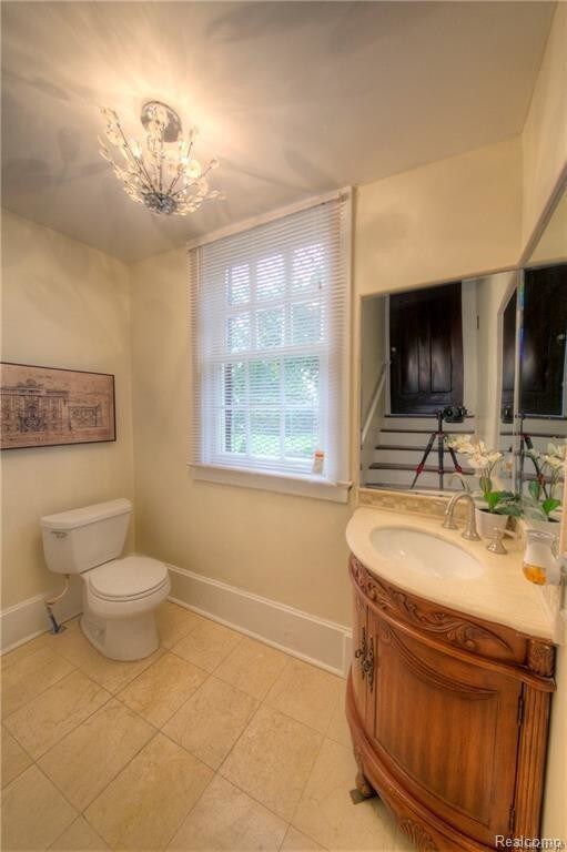 Building Photo - 22 Edison St