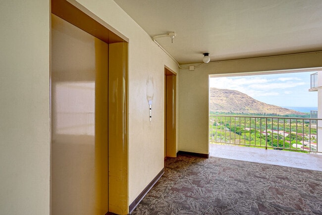 Building Photo - 84-740 Kili Drive-SI FL10-ID1605899P