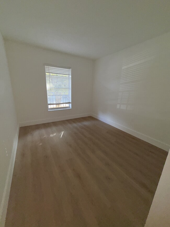 Building Photo - 5755 W 20th Ave