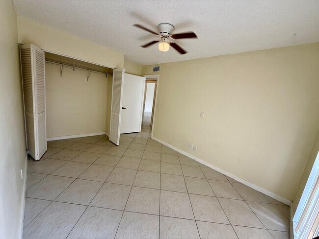 Building Photo - 1809 N Congress Ave