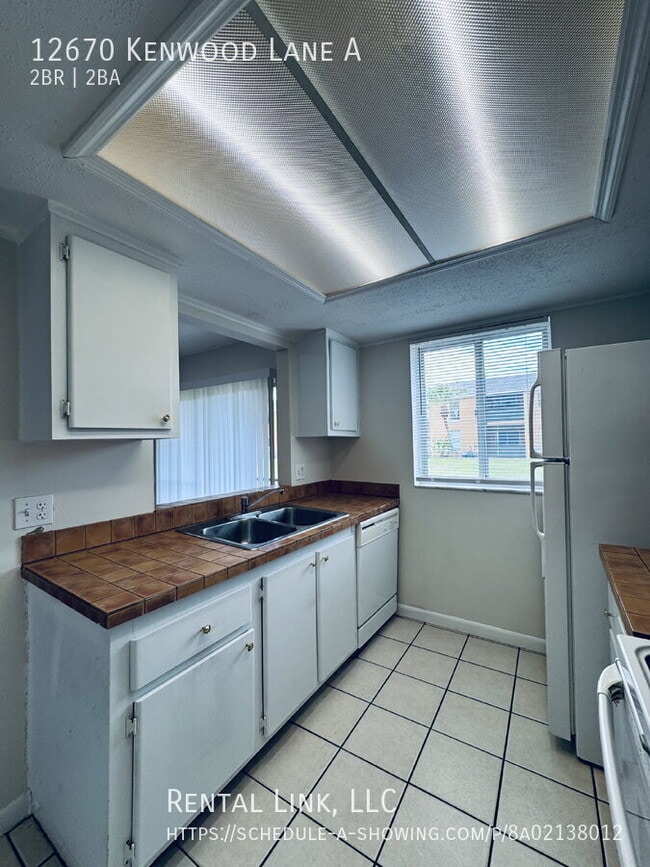 Building Photo - 12670 Kenwood Ln