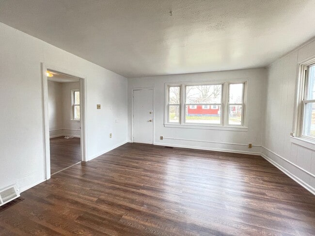 Building Photo - Adorable 1 bedroom House FOR RENT in Bridg...