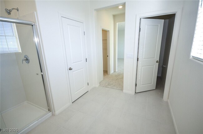 Building Photo - 552 Parkwind Ln