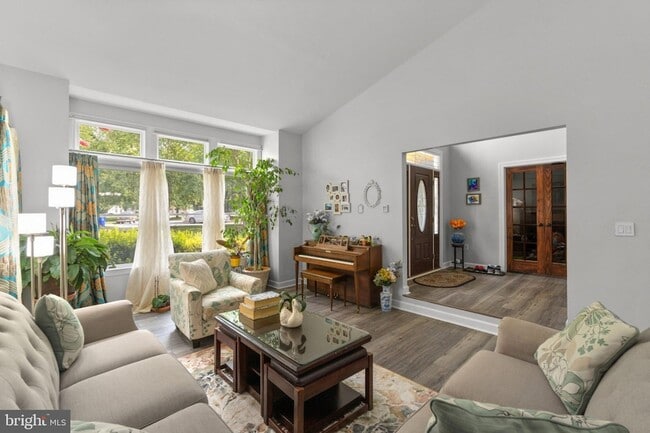 Building Photo - 6874 Caravan Ct
