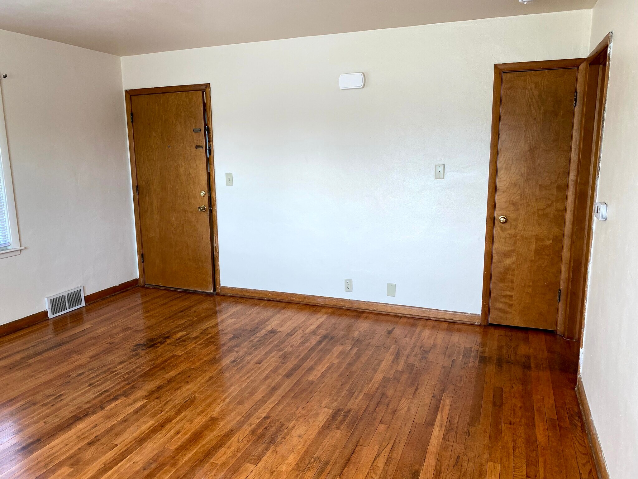 Building Photo - 1322 Harding Ave