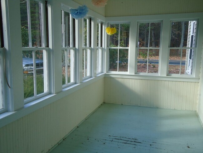 Building Photo - 21 Pine Hill Rd