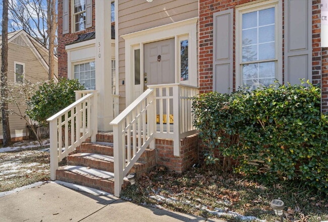 Building Photo - 4-Bed Oasis in Treyburn Community