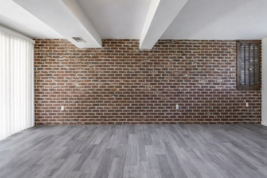 Building Photo - 8808 Allentown Rd