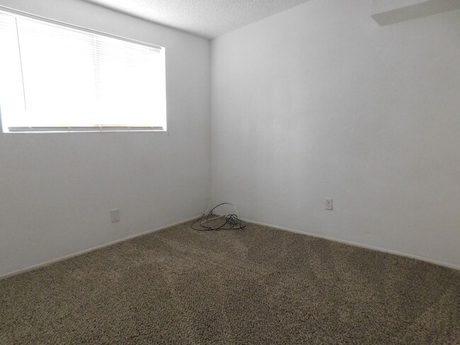 Building Photo - Cozy 2bd 1ba
