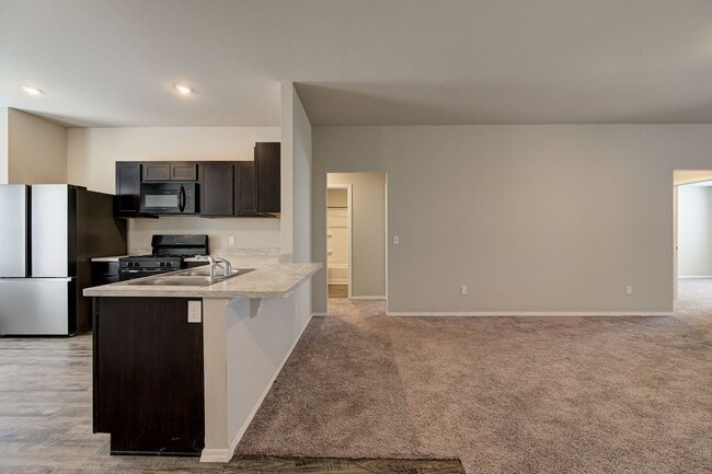 Building Photo - *** $250 MOVE-IN SPECIAL  *** Charming 4-Bed 2-Bath Home in Stillwater! *** $250 MOVE-IN SPECIAL ...