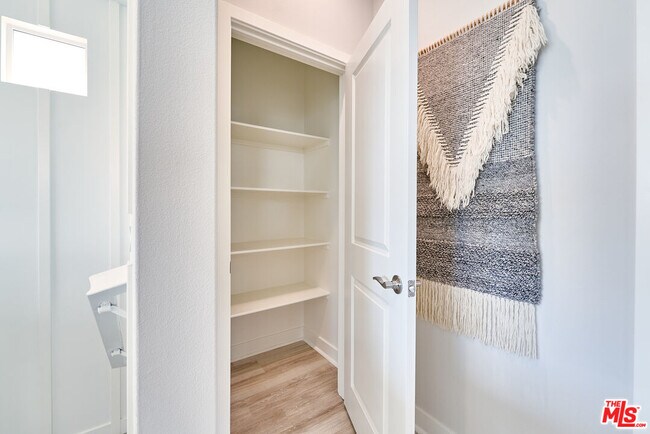 Building Photo - 525 Daniel Freeman Cir