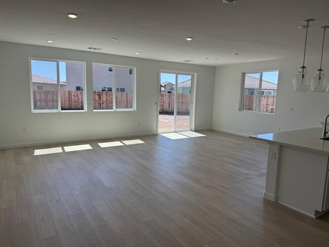 Building Photo - 1754 Halo Ave