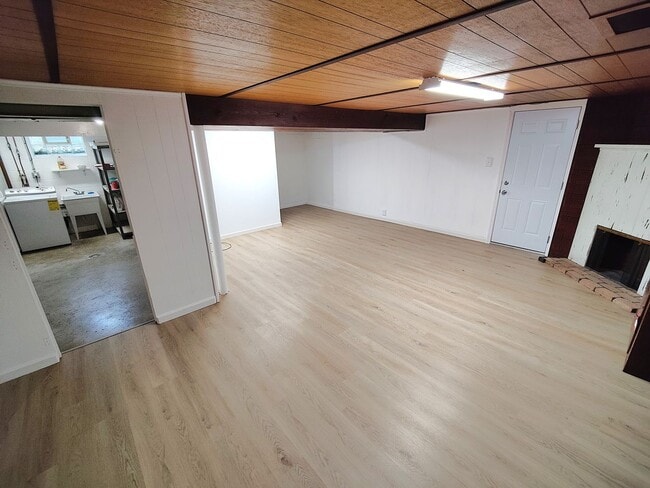 Building Photo - *Beautifully Updated 3BD/2BA Single Family Home Available in Whitehall*