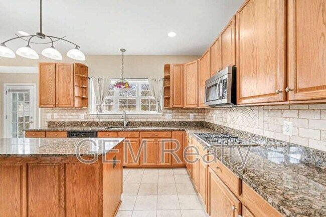 Building Photo - 9 Gallery Rd