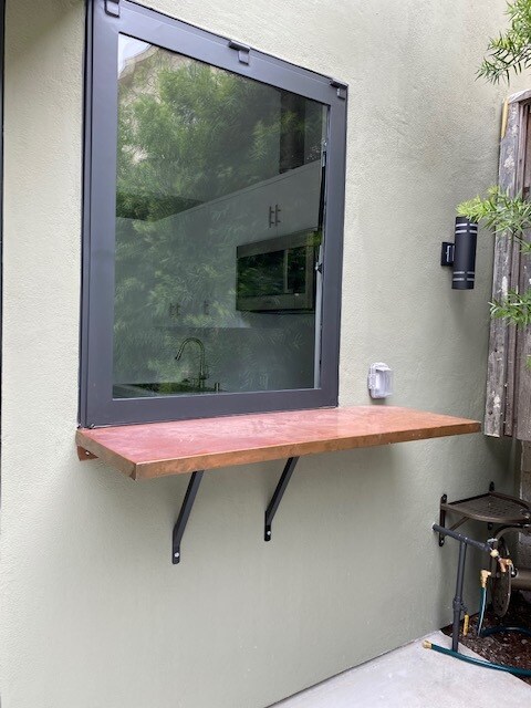 Indoor/Outdoor Kitchen Counter - 1321 9th St