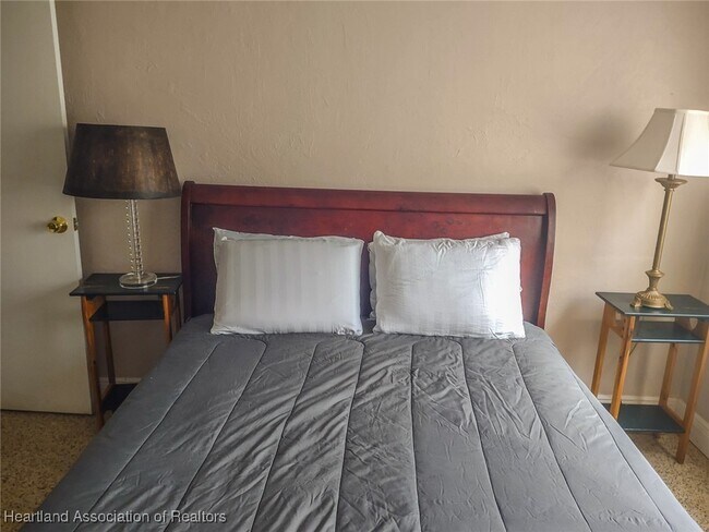 Building Photo - 10512 US-98