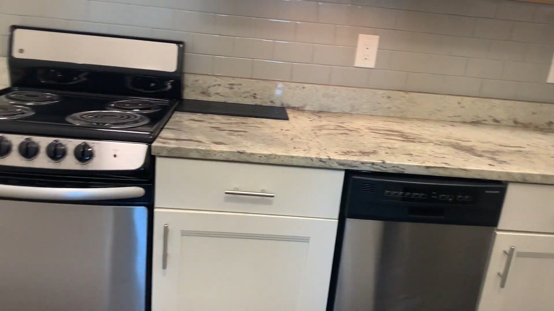 Building Photo - 81 Westland Ave