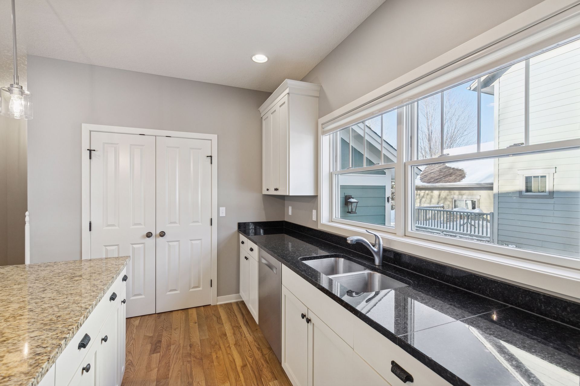 Building Photo - 14246 Garden Way N