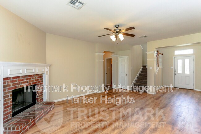 Building Photo - 212 Crowfoot Dr