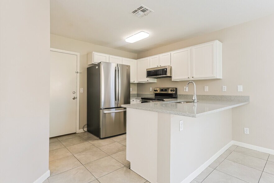 Building Photo - 10914 E Wier Ave