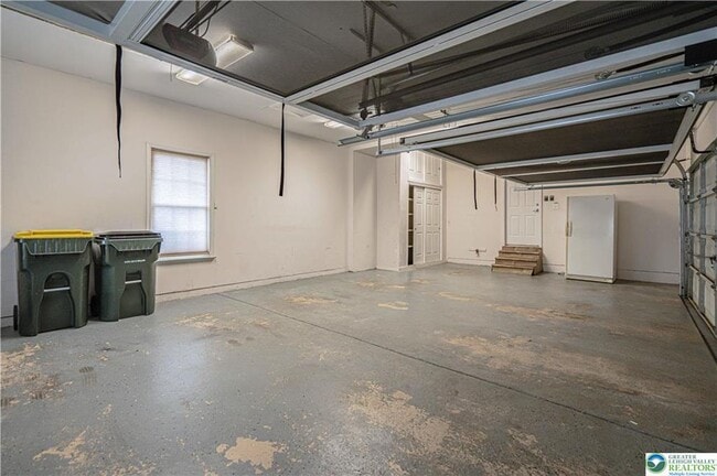 Building Photo - 8922 Ash Ln