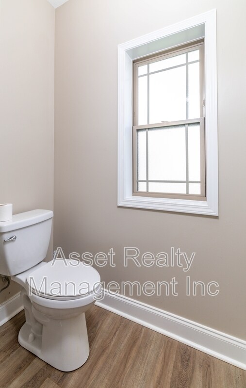Building Photo - 127 Van Gilder Way