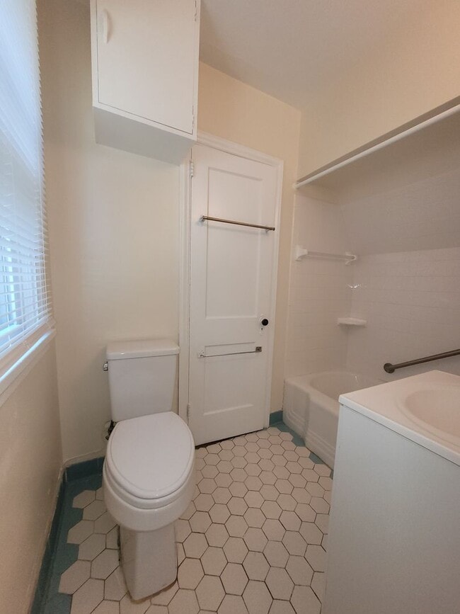 Building Photo - RIVER PARK