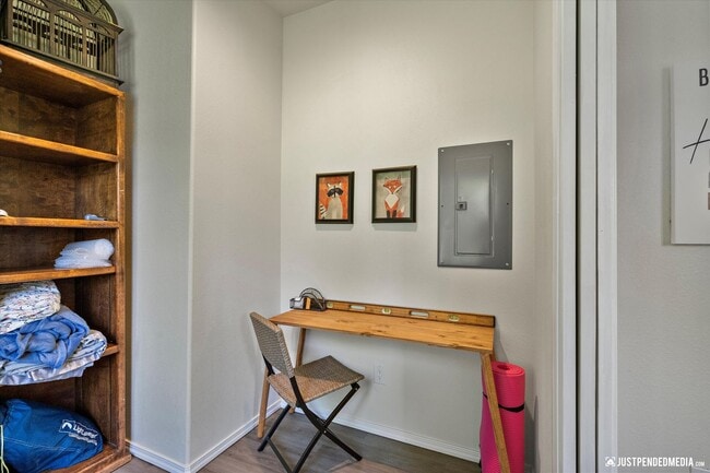 Building Photo - Cute 1 bedroom + 1 Bathroom w/ office - UT...