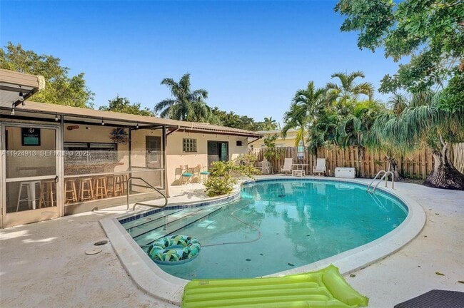 Building Photo - 2620 NE 19th St