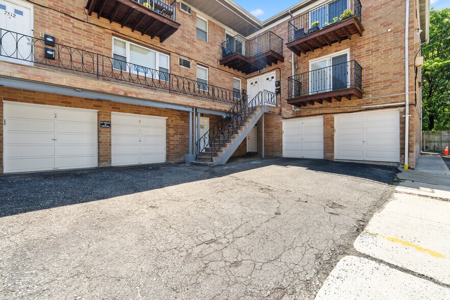 Building Photo - 7508 Kiesel Ter
