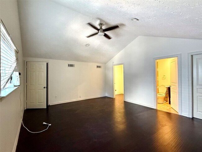 Building Photo - 6927 Windy Pines Dr