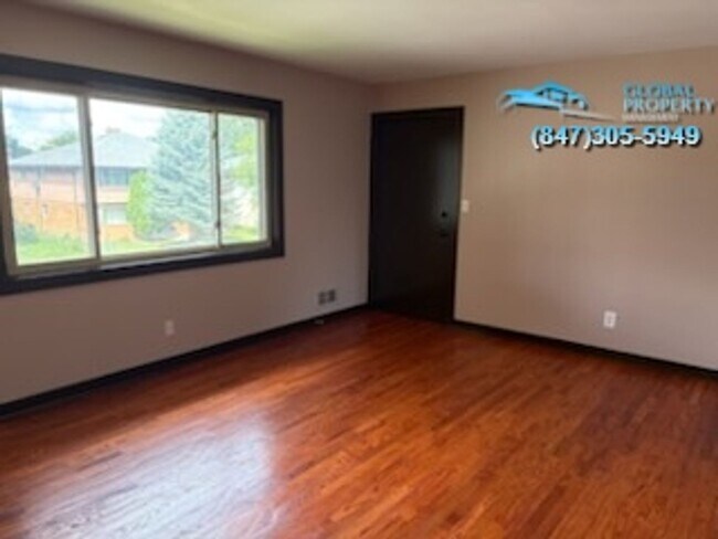 Building Photo - 4057 28th Ave