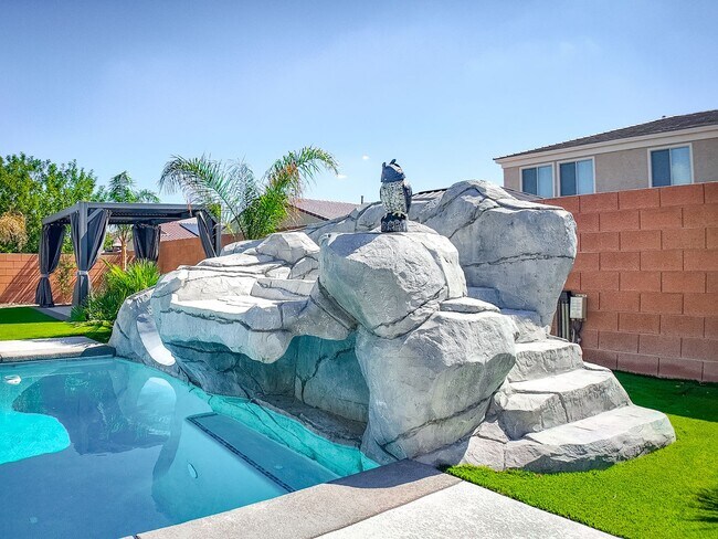 Building Photo - Exquisite Luxury Rental in Prestigious Gated Tule Springs Community