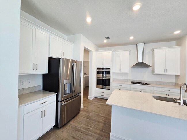 Building Photo - Annual Rental in Stonegate Preserve – Brand-New 3 Bedroom, 2.5 Bath Home with Loft, Main-Level Pr...