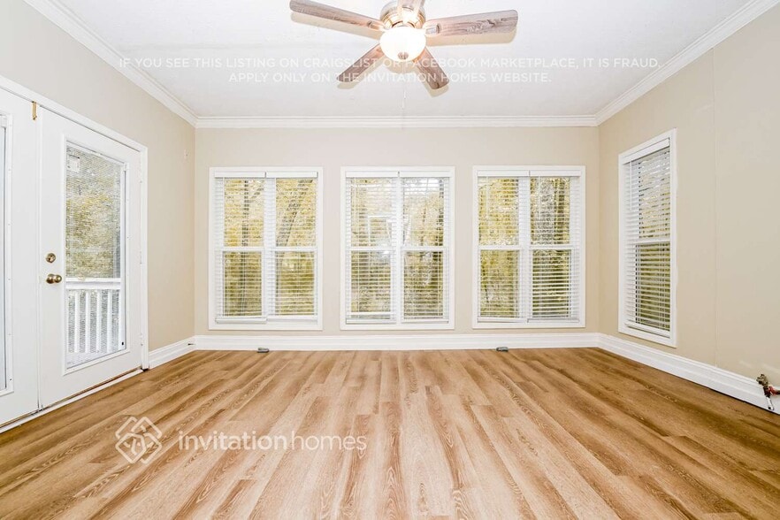 Building Photo - 4721 W Lake Dr SE