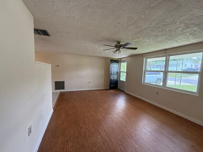 Building Photo - 2/1 Beverly Hills Home