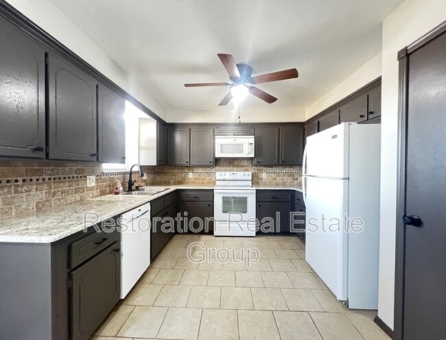 Building Photo - 819 N2964 Rd