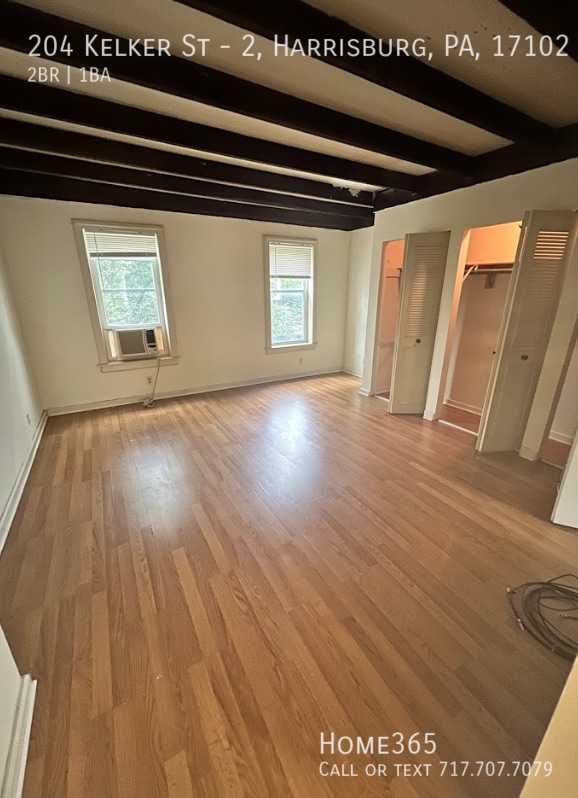 Building Photo - Spacious 2 Story Home.