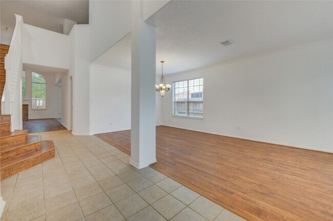 Building Photo - 16464 Beewood Glen Dr