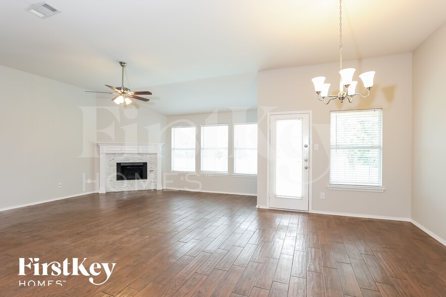 Building Photo - 5033 Charisma Dr