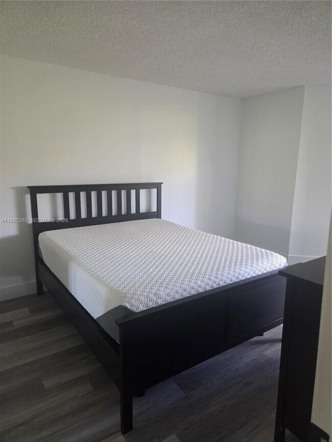 Building Photo - 8365 SW 152nd Ave