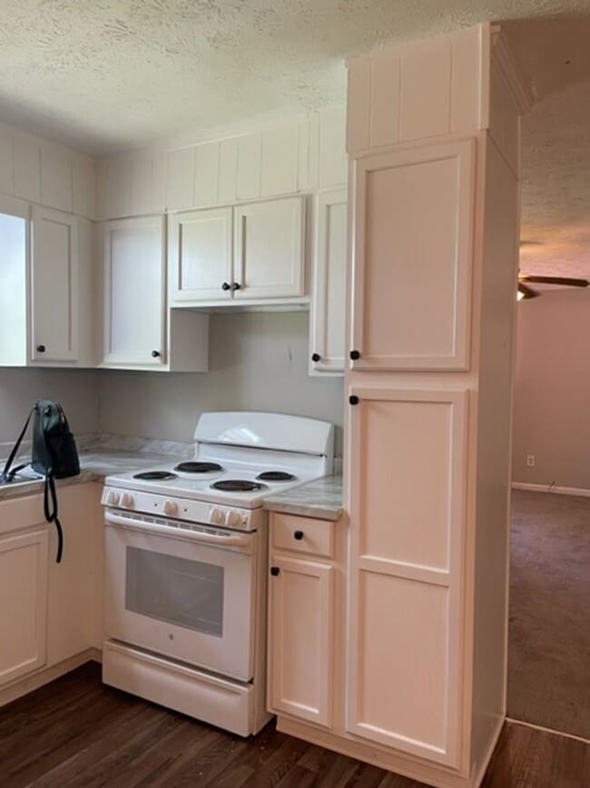 Building Photo - A place to call home!