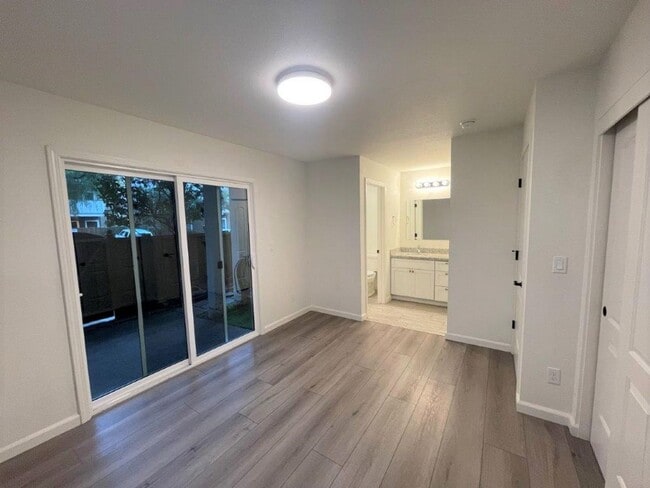 Building Photo - Coming Soon! Fully updated 2 bedroom 1.5 bath condo, walk to Ygnacio Plaza & Heather Farms Park!