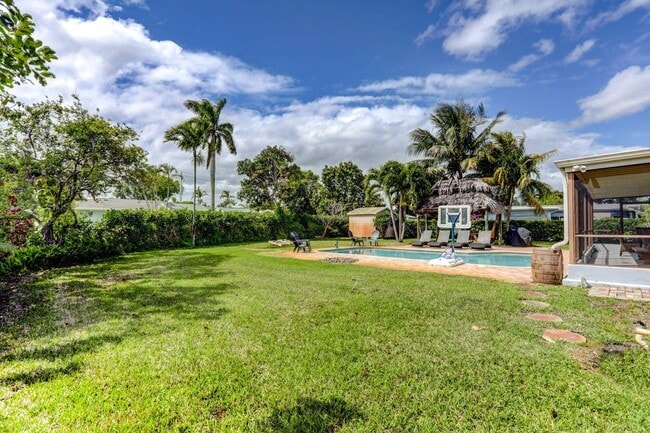 Building Photo - 7115 Venetian Way