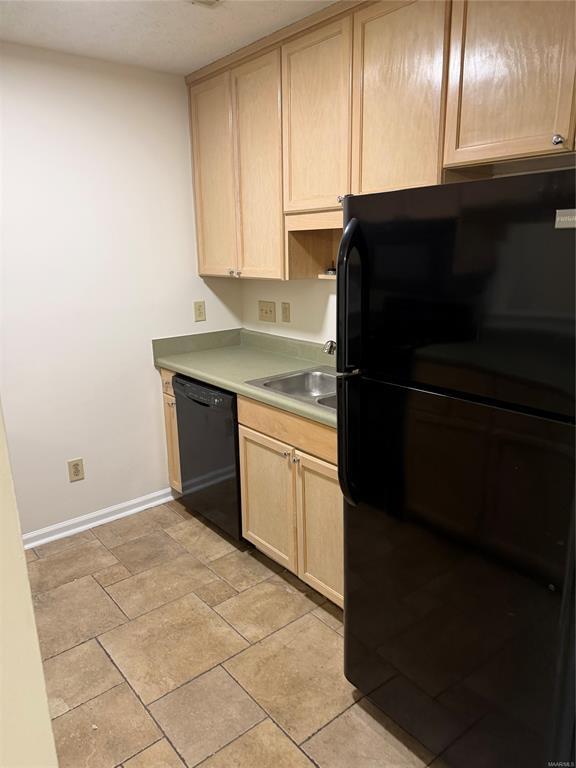 Building Photo - 6259 Bell Gables