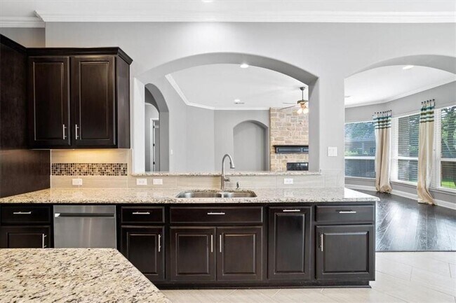Building Photo - 409 Spanish Mustang Dr