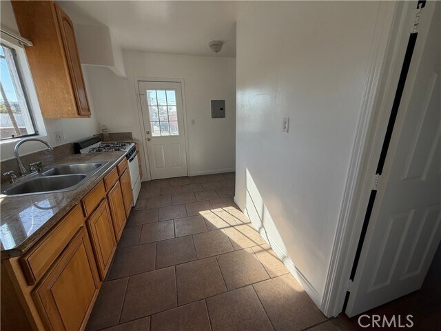 Building Photo - 358 Magnolia Ave