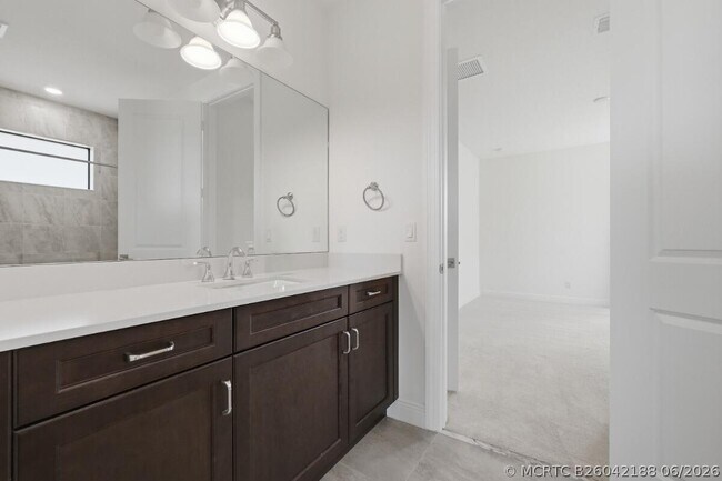 Building Photo - 11760 Bayview Cir