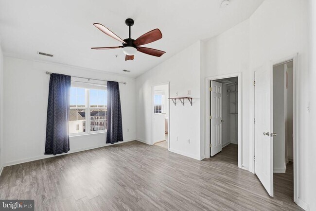 Building Photo - 554 Ellison Ct