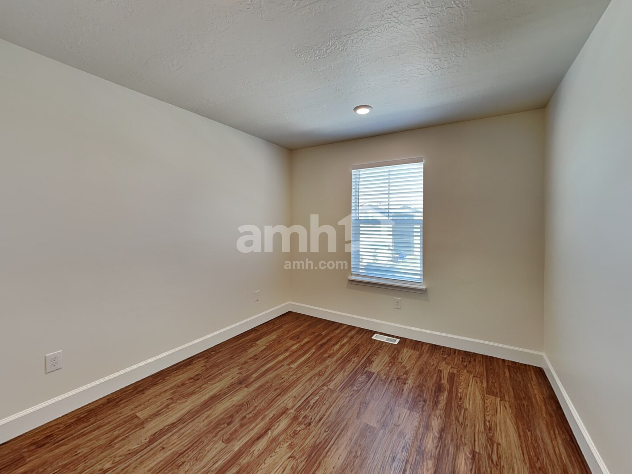 Building Photo - 2330 E Wild Horse Way